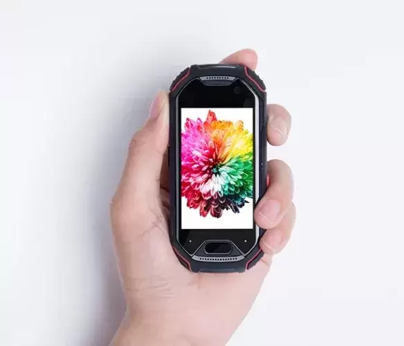 Unihertz Atom: крошечный защищенный смартфон для любителей приключений